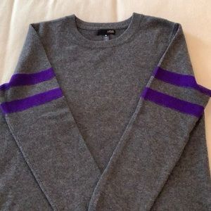 AQUA 100% Cashmere  Bloomingdale’s Sweater.  Size Medium